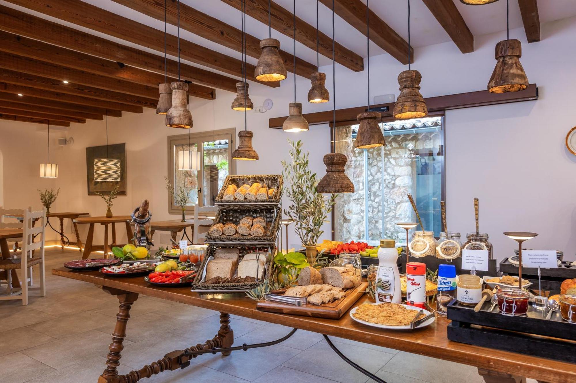 Albellons Hotel Binibona